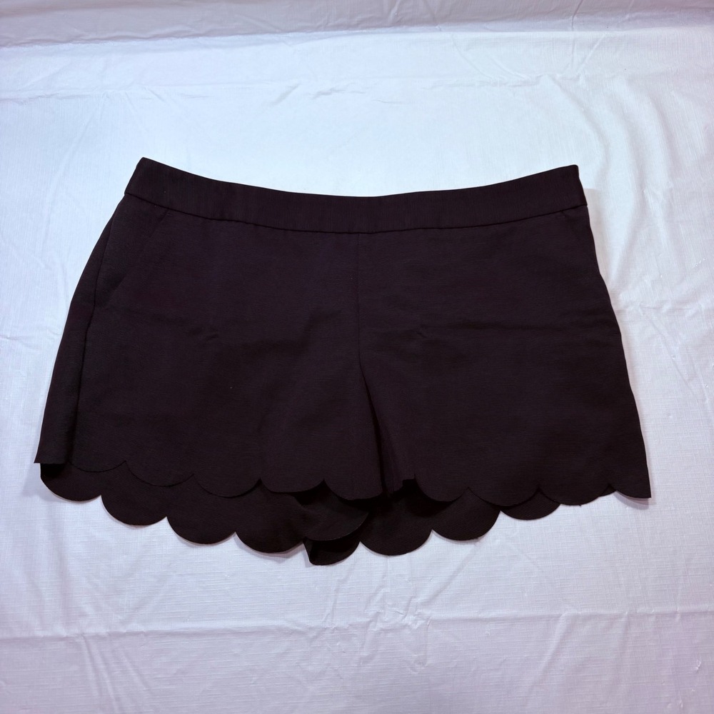 Express Black Scalloped Hem‎ Textured Dressy Shorts Size 10 Side Zip Minimalist